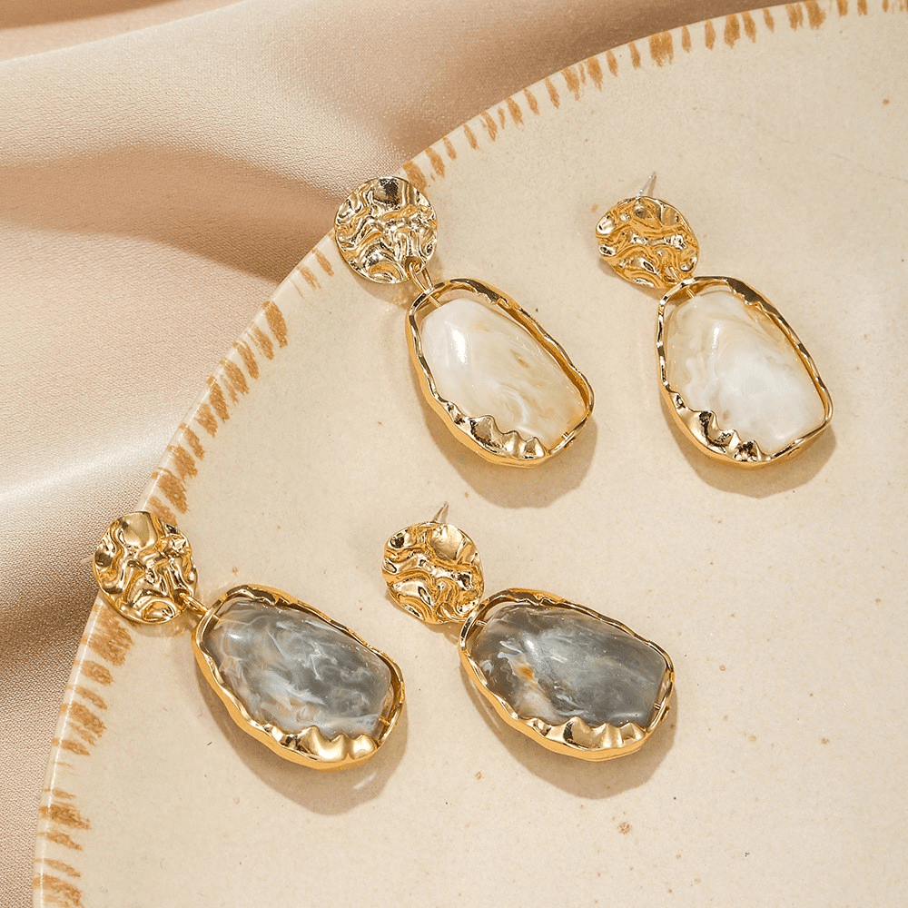 Vintage Pendant stud resin