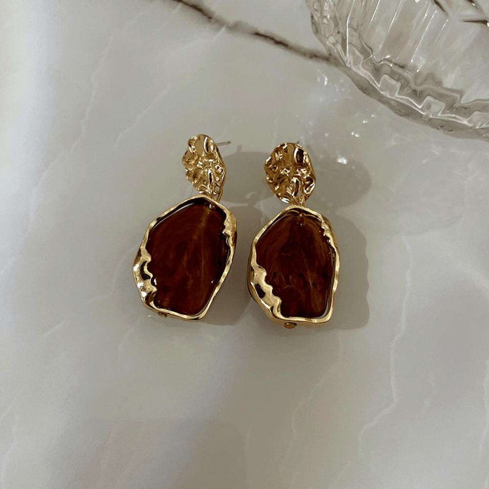 Vintage Pendant stud resin