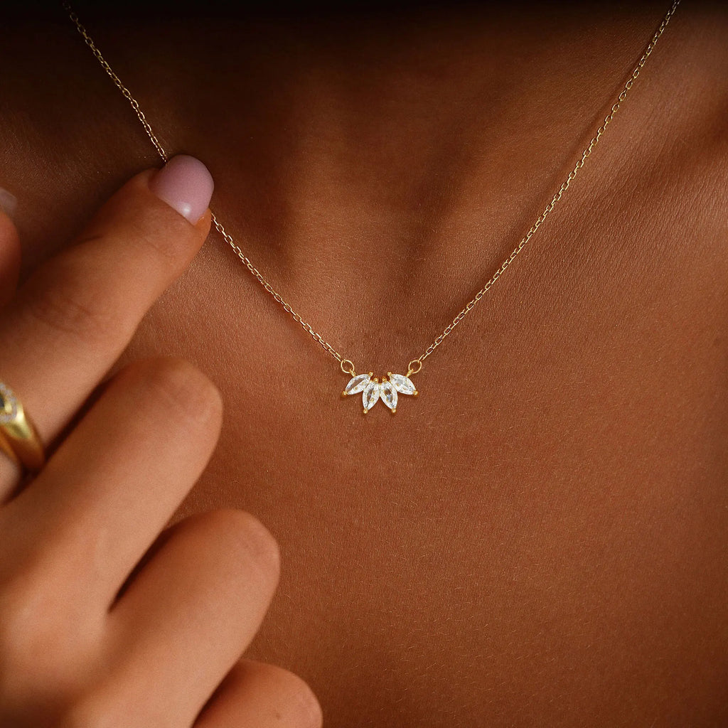Flower Zircon Necklace
