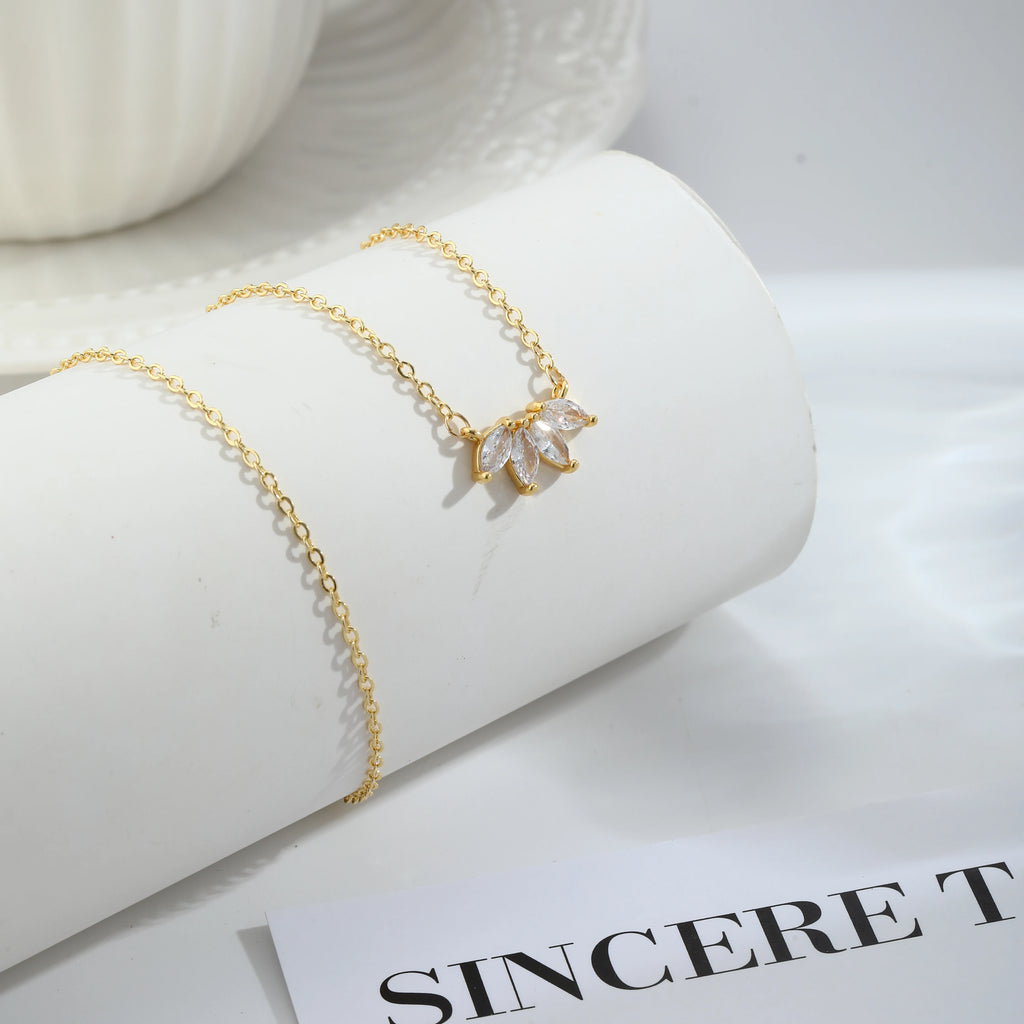 Flower Zircon Necklace