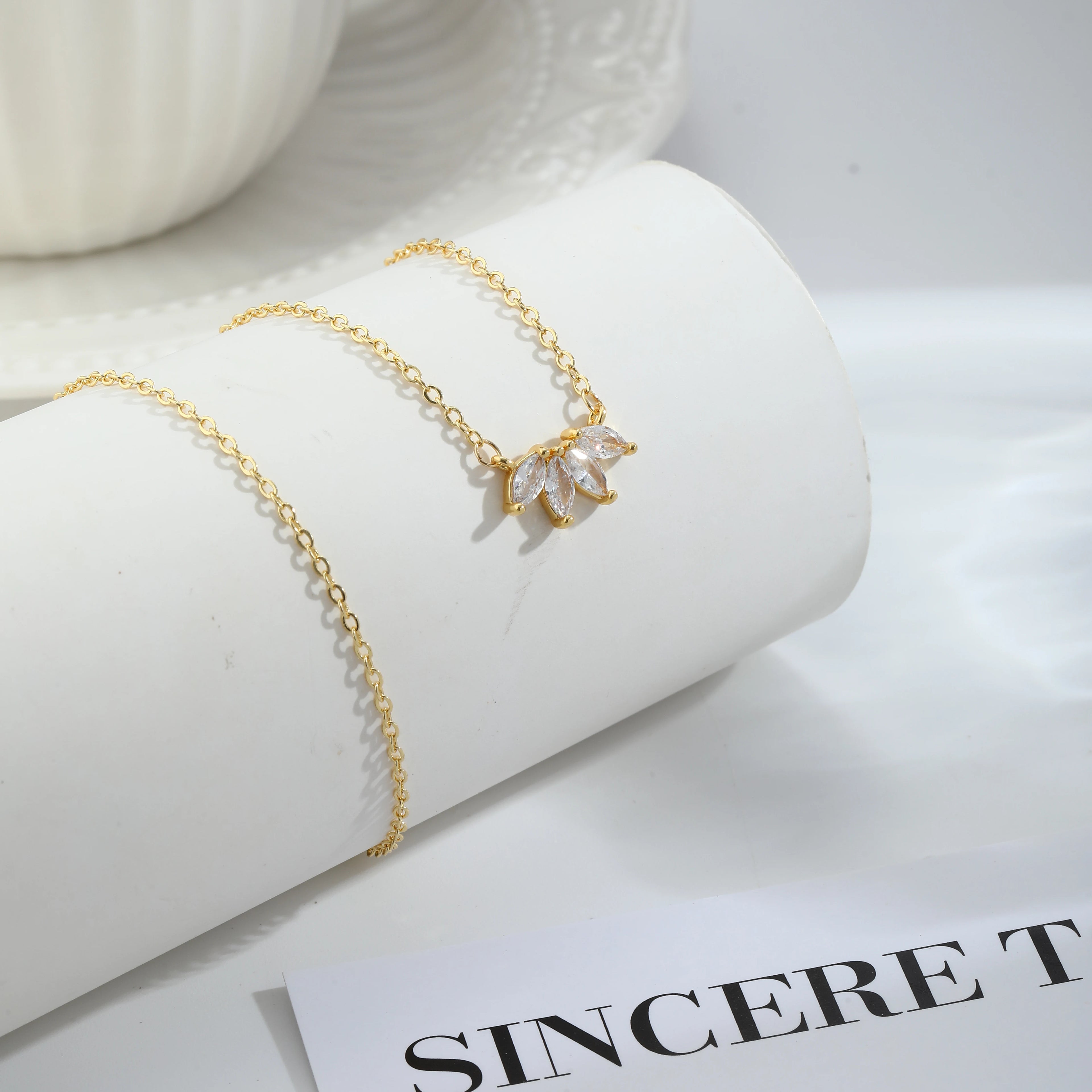 Flower Zircon Necklace