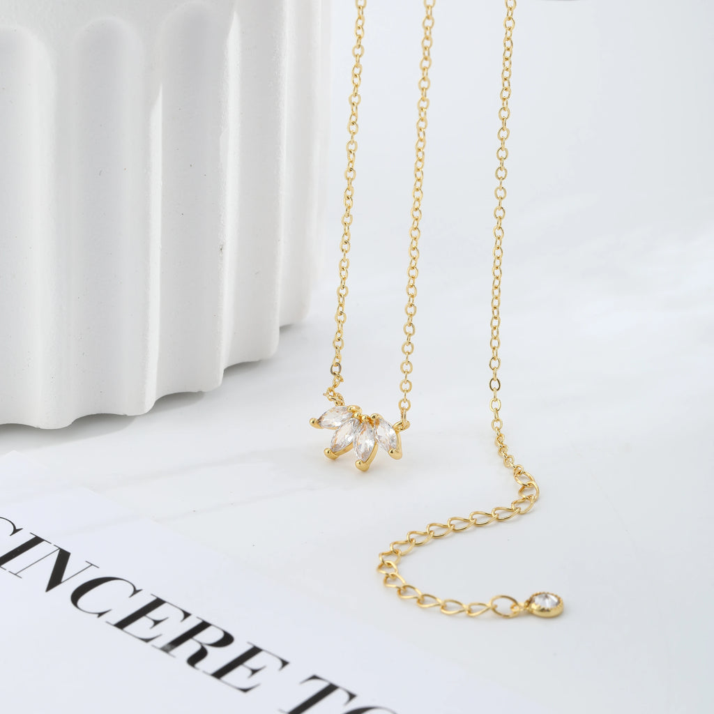 Flower Zircon Necklace