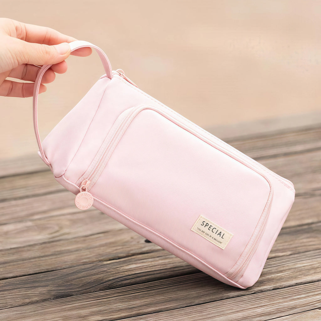 Large-capacity pen bag