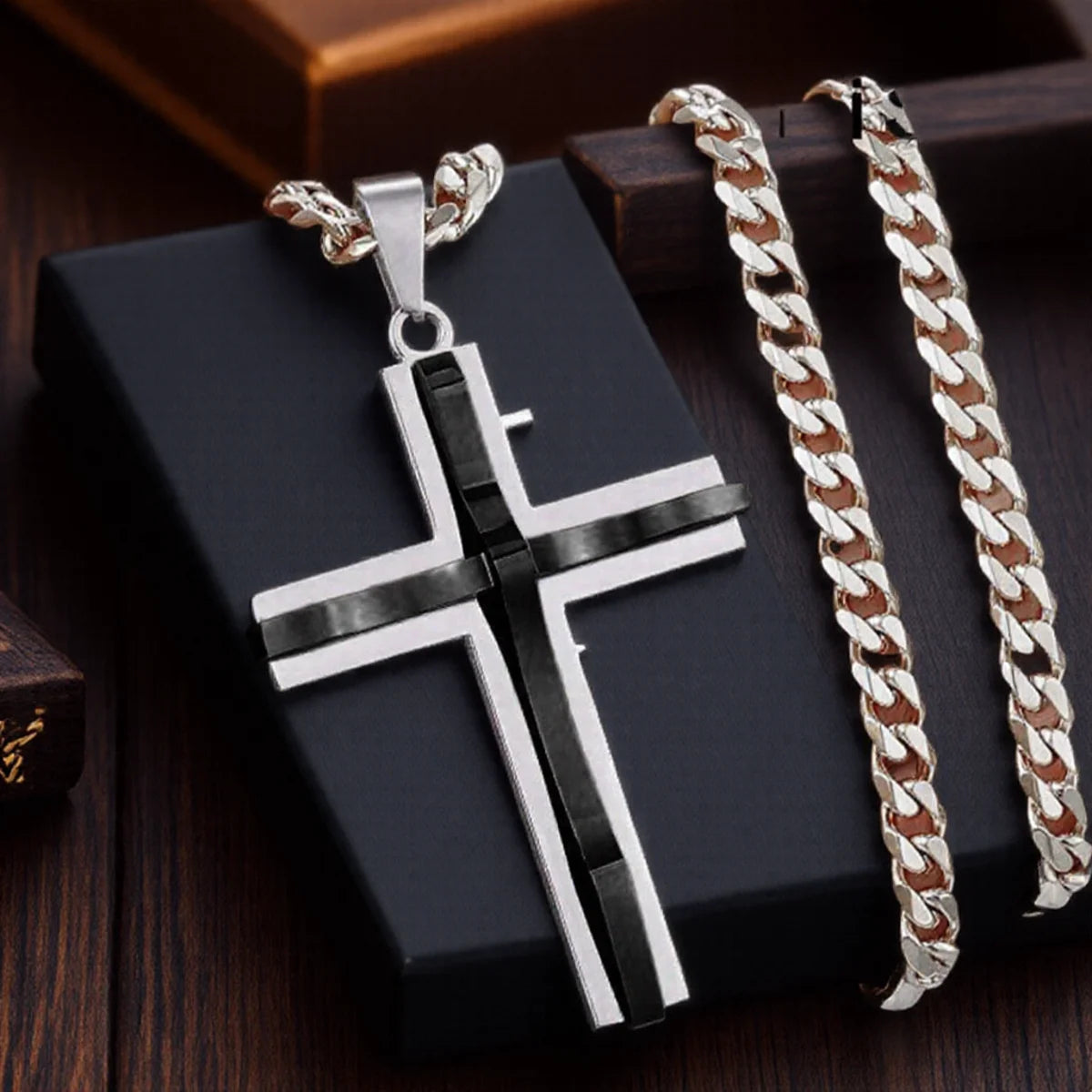 Men's Cross Pendant Necklace